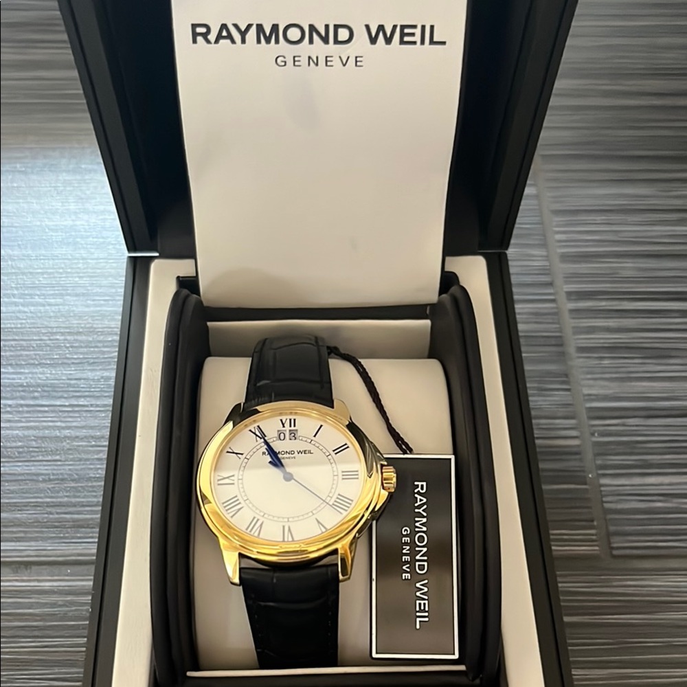 Raymond Weil Gold and Black Classic Watch - Picture 2 of 9